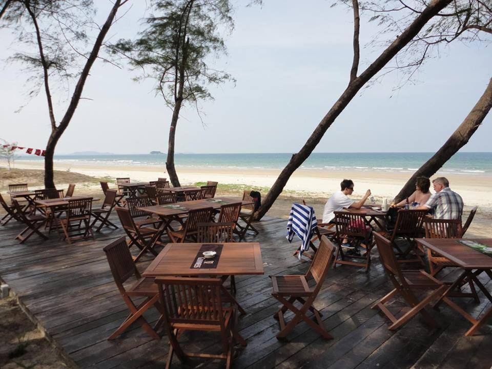 צראטינג Samsuria Beach Apartment Resort מראה חיצוני תמונה
